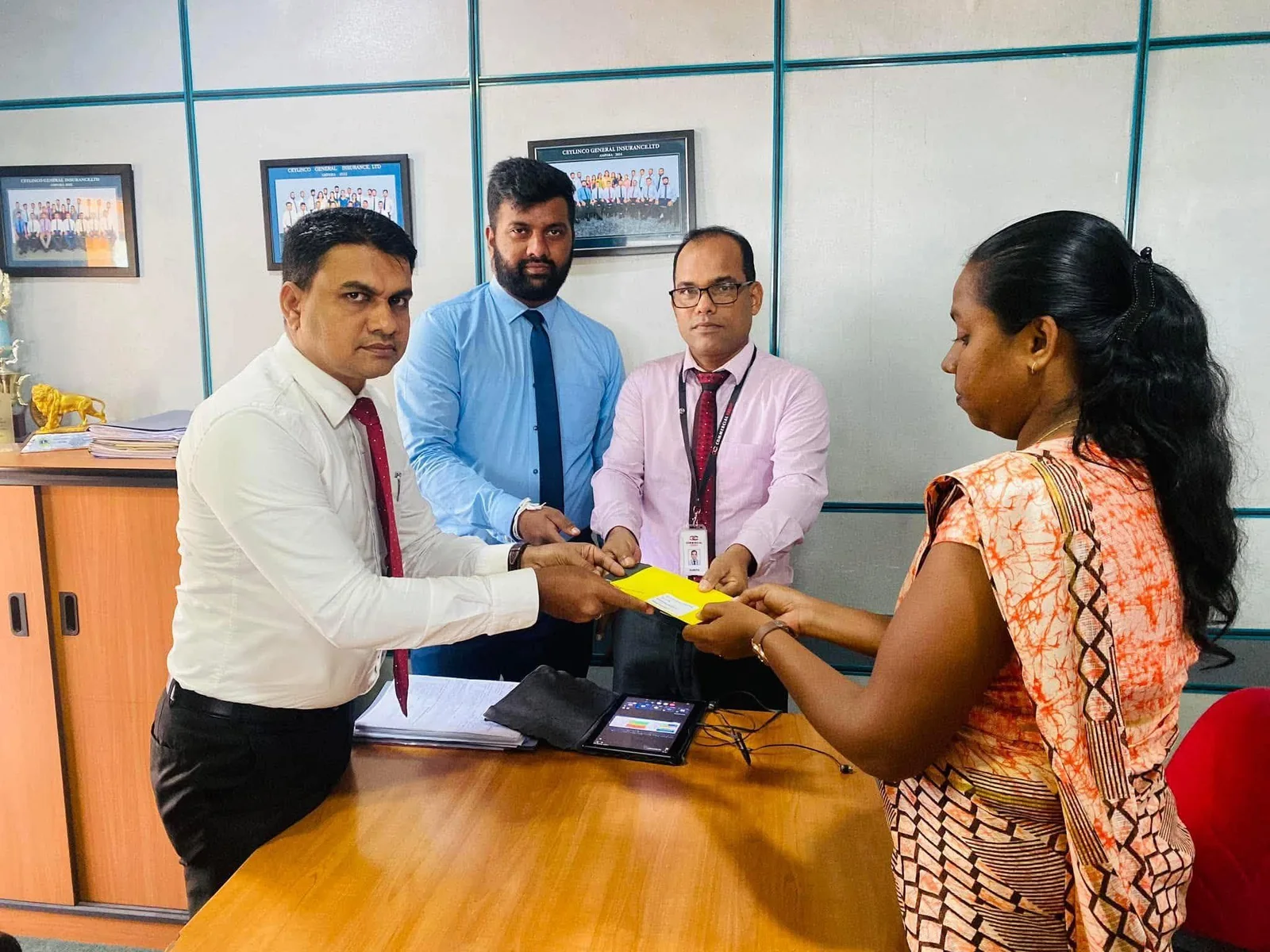Insurance service handover moment